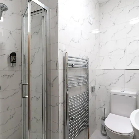 Gate אכסניה קילקני